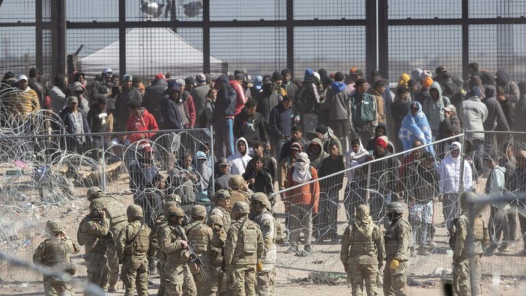 ABD sınırındaki gözaltılar, Biden'ın sığınma kısıtlamaları nedeniyle Ekim ayında azaldı