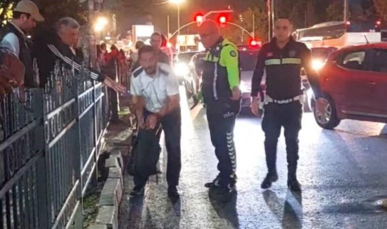 Otobüs şoförü yolcuya kızıp indi: Polis ikna etmeye çalıştı! – Türkiye'den son dakika haberleri