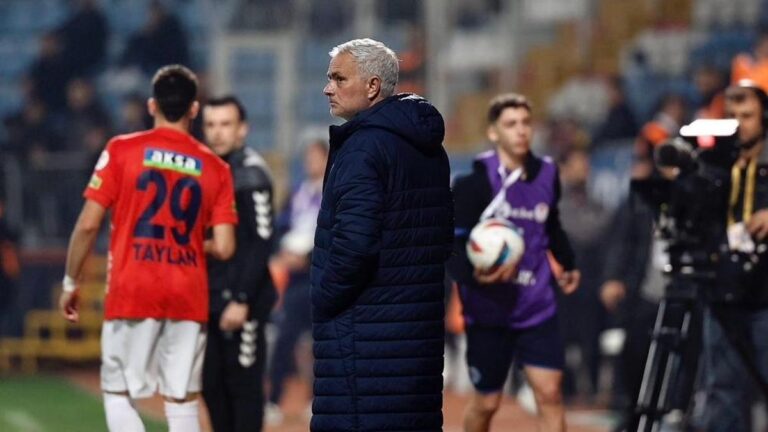 Son dakika spor haberleri | Jose Mourinho’dan yabancı VAR hakemi yorumu! İlk değerlendirmesini yaptı