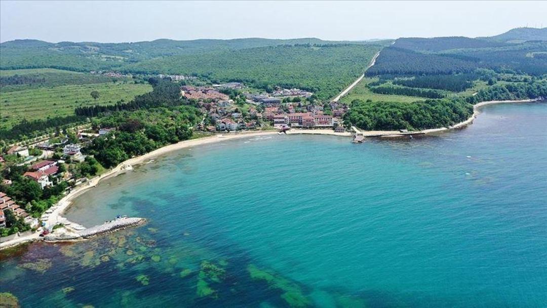 Bölge Valisi tarafından açıklanan yasaklamaya rağmen, denize giren 3 gençten 2'si kurtarıldı 1 kayboldu 2