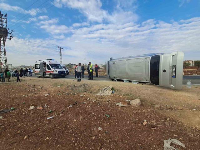 Kilis'te iki araç çarpıştı: 4 yaralı, 2