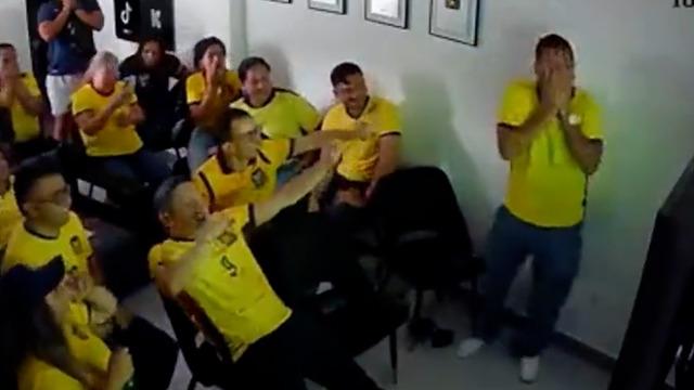 Bu taraftar, televizyondaki gecikme yüzünden resmen acı çekti!